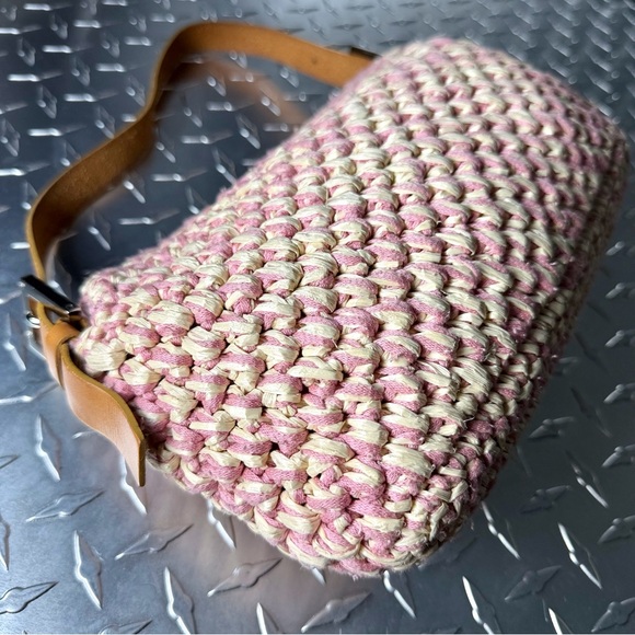 Fendi Vintage 2000 Leather Trimmed Raffia Baguette Bag in Pink - Picture 6 of 14